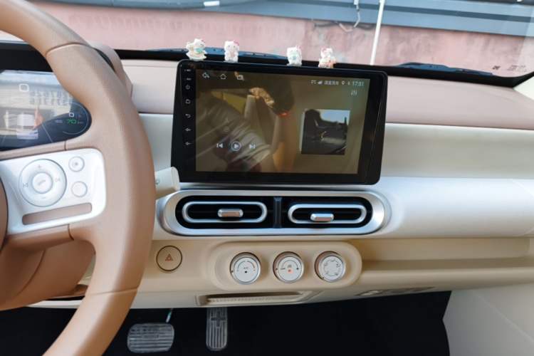 Used Wuling Hongguang MINIEV 2024 3rd Generation 215km Youth Edition Audio And AC Panel