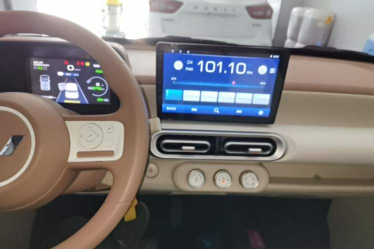 Used Wuling Hongguang MINIEV 2024 3rd Generation 215km Youth Edition Audio And AC Panel