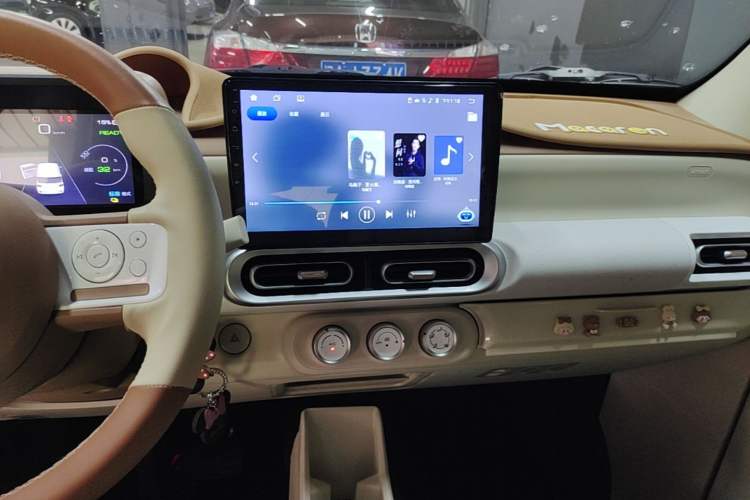 Used Wuling Hongguang MINIEV 2024 3rd Generation 215km Youth Edition Audio And AC Panel
