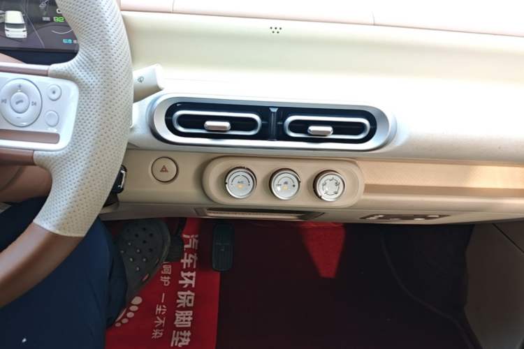 Used Wuling Hongguang MINIEV 2024 3rd Generation 215km Youth Edition Audio And AC Panel