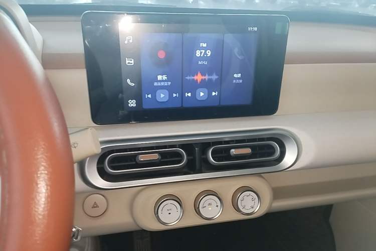 Used Wuling Hongguang MINIEV 2024 3rd Generation 215km Advanced Version Audio And AC Panel
