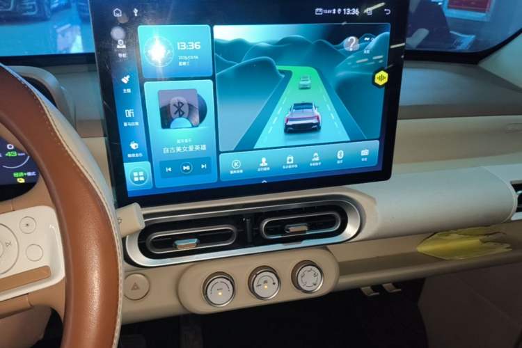 Used Wuling Hongguang MINIEV 2024 3rd Generation 215km Youth Edition Audio And AC Panel