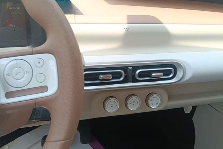 Used Wuling Hongguang MINIEV 2024 3rd Generation 215km Youth Edition Audio And AC Panel