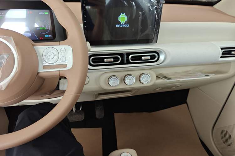 Used Wuling Hongguang MINIEV 2024 3rd Generation 215km Youth Edition Audio And AC Panel