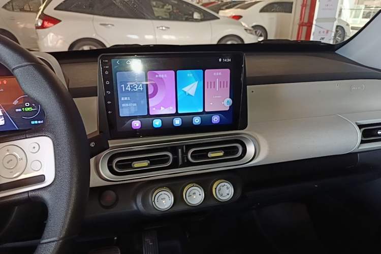 Used Wuling Hongguang MINIEV 2024 3rd Generation 215km Youth Edition Audio And AC Panel