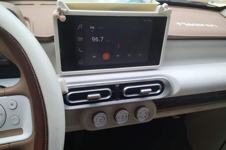 Used Wuling Hongguang MINIEV 2024 3rd Generation 215km Advanced Version Audio And AC Panel
