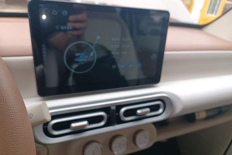 Used Wuling Hongguang MINIEV 2024 3rd Generation 215km Youth Edition Audio And AC Panel