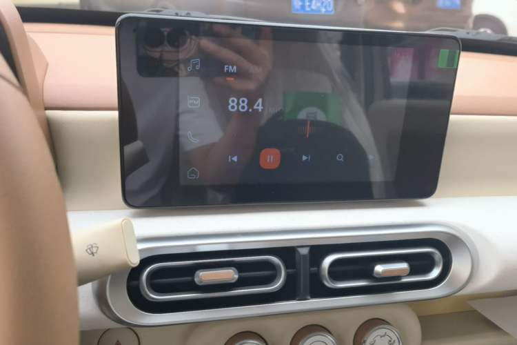 Used Wuling Hongguang MINIEV 2024 3rd Generation 215km Advanced Version Audio And AC Panel