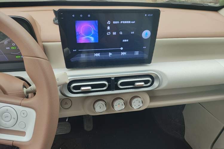 Used Wuling Hongguang MINIEV 2024 3rd Generation 215km Youth Edition Audio And AC Panel