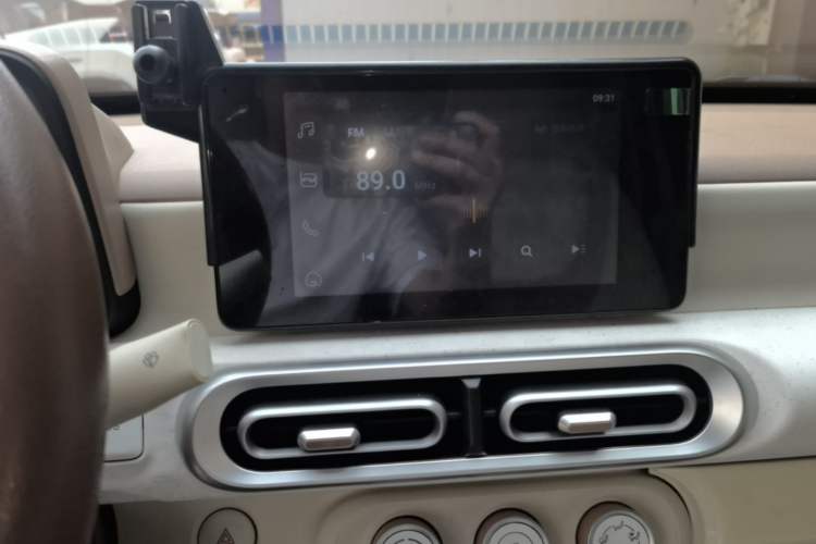 Used Wuling Hongguang MINIEV 2024 3rd Generation 215km Advanced Version Audio And AC Panel