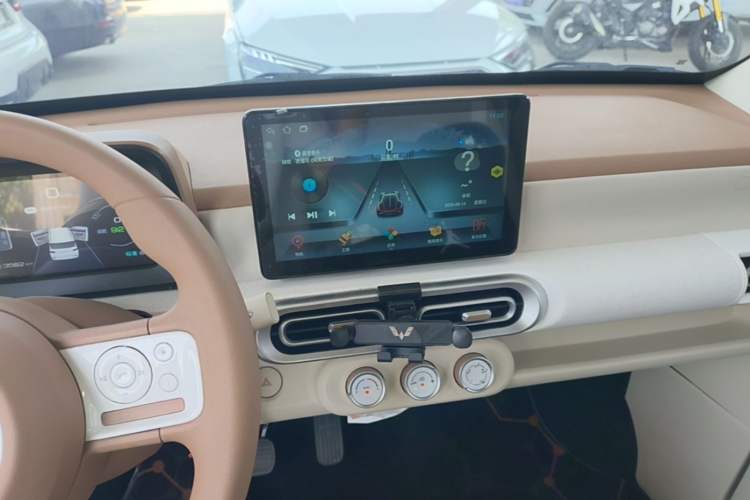 Used Wuling Hongguang MINIEV 2024 3rd Generation 215km Youth Edition Audio And AC Panel