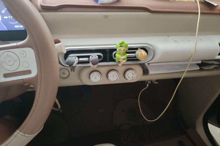 Used Wuling Hongguang MINIEV 2024 3rd Generation 215km Youth Edition Audio And AC Panel