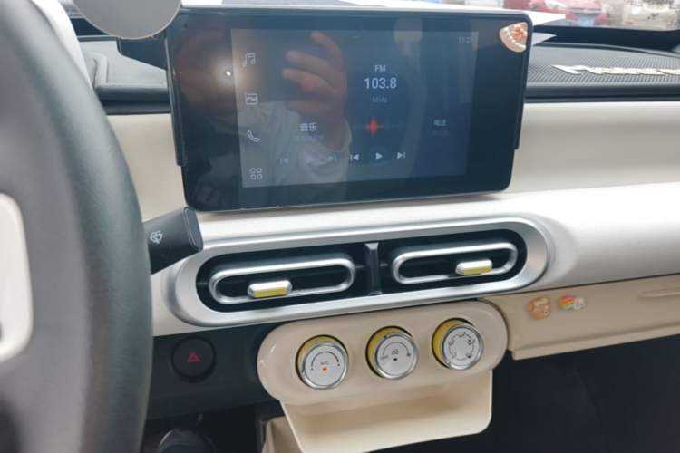 Used Wuling Hongguang MINIEV 2024 3rd Generation 215km Advanced Version Audio And AC Panel