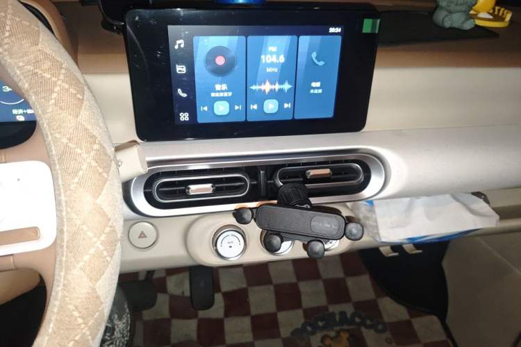 Used Wuling Hongguang MINIEV 2024 3rd Generation 215km Advanced Version Audio And AC Panel