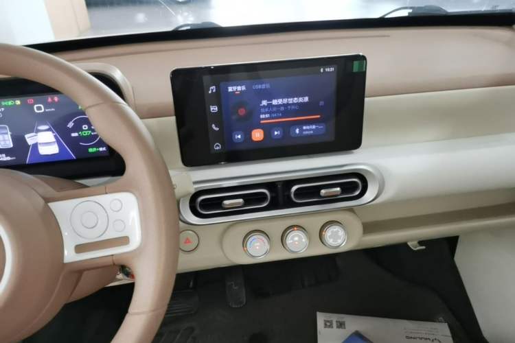 Used Wuling Hongguang MINIEV 2024 3rd Generation 215km Advanced Version Audio And AC Panel