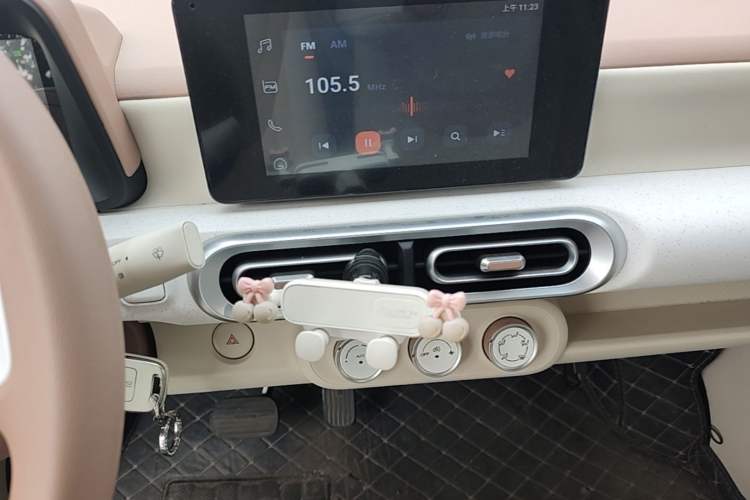 Used Wuling Hongguang MINIEV 2024 3rd Generation 215km Advanced Version Audio And AC Panel