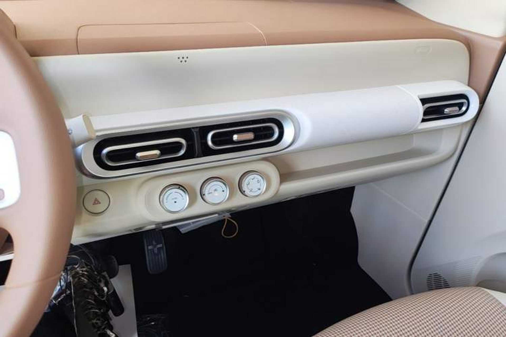 Used Wuling Hongguang MINIEV 2024 3rd Generation 215km Youth Edition Audio And AC Panel