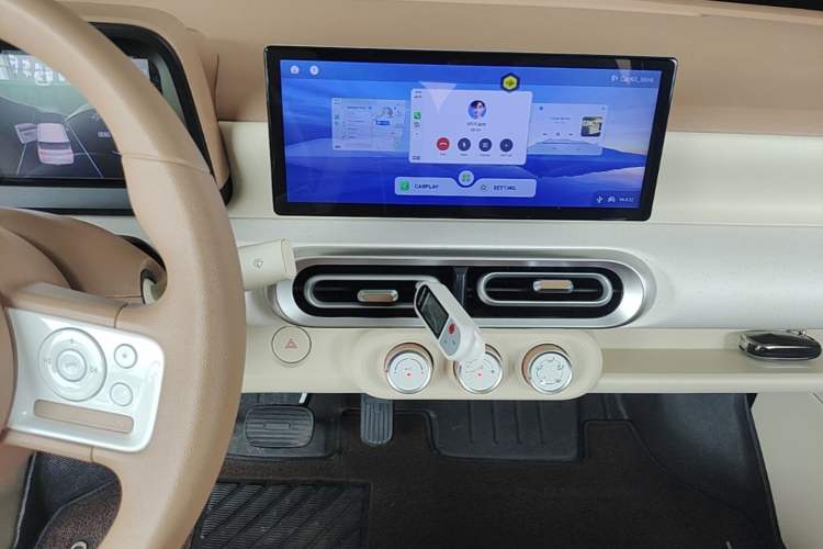 Used Wuling Hongguang MINIEV 2024 3rd Generation 215km Youth Edition Audio And AC Panel