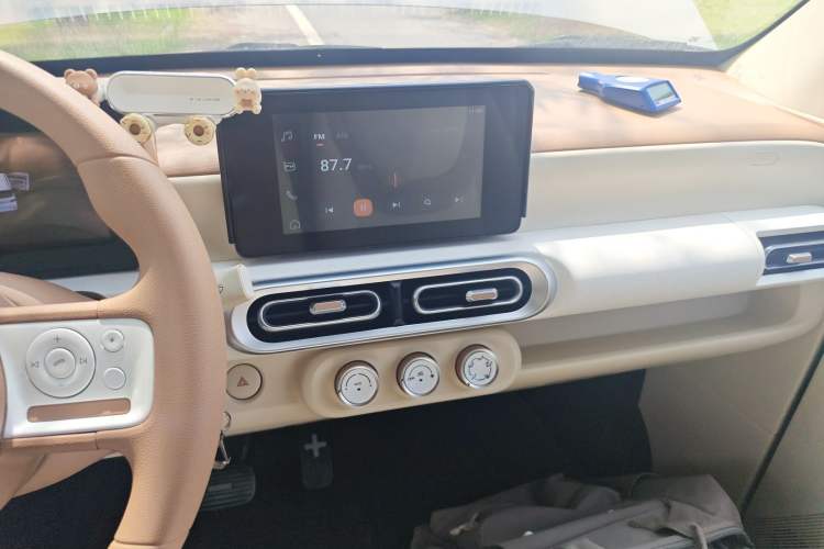 Used Wuling Hongguang MINIEV 2024 3rd Generation 170 km Audio And AC Panel