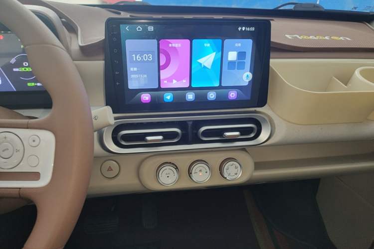 Used Wuling Hongguang MINIEV 2024 3rd Generation 215km Youth Edition Audio And AC Panel