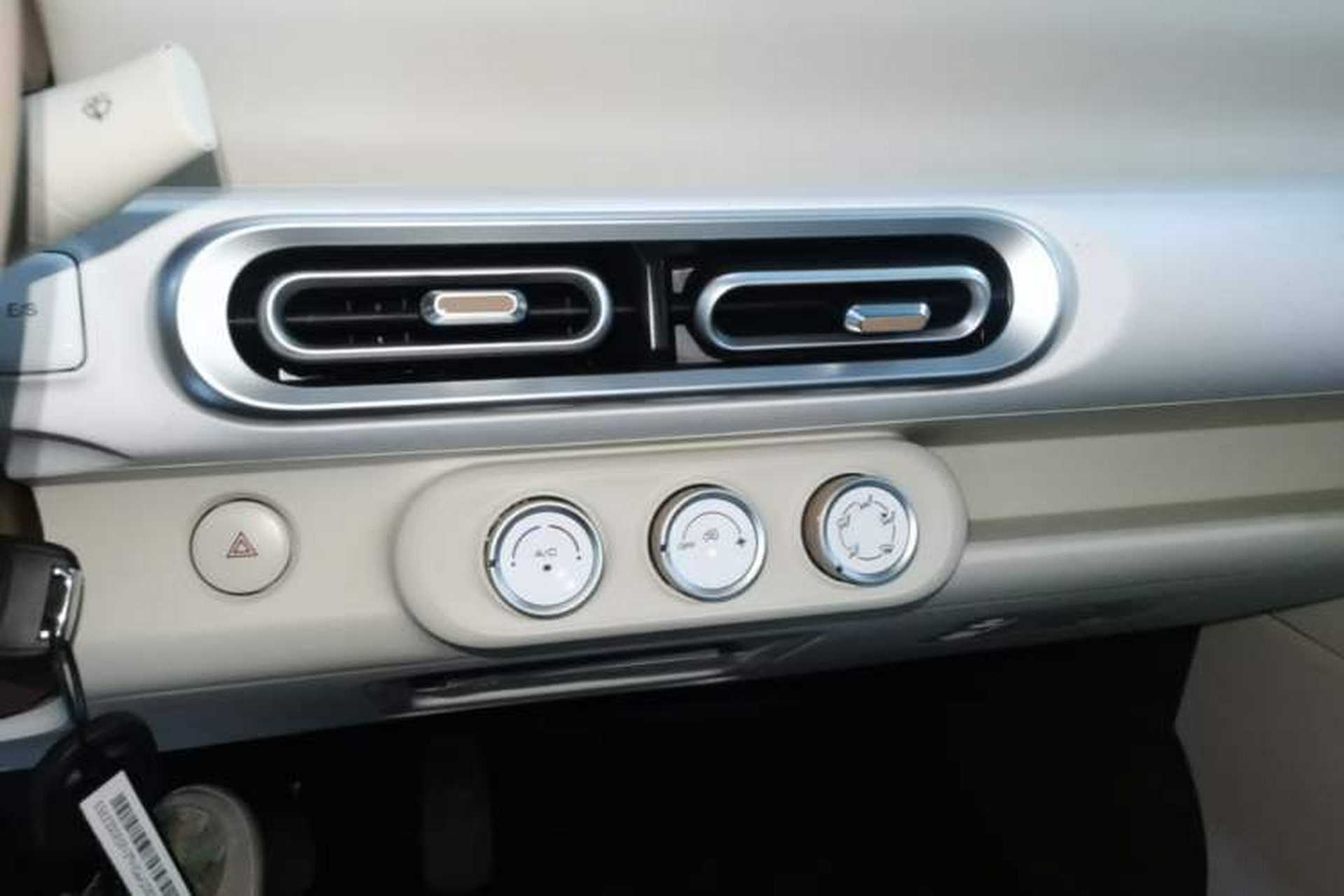 Used Wuling Hongguang MINIEV 2024 3rd Generation 215km Youth Edition Audio And AC Panel