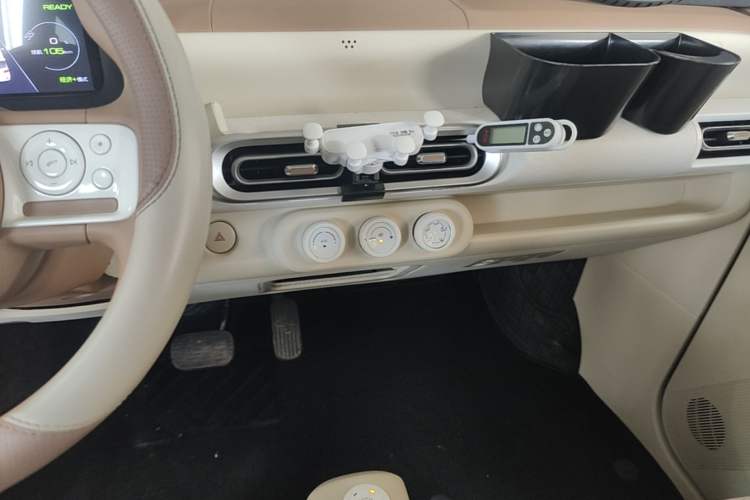Used Wuling Hongguang MINIEV 2024 3rd Generation 215km Youth Edition Audio And AC Panel