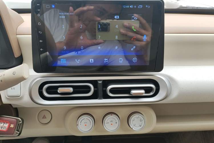Used Wuling Hongguang MINIEV 2024 3rd Generation 215km Youth Edition Audio And AC Panel