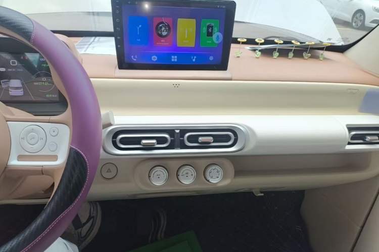 Used Wuling Hongguang MINIEV 2024 3rd Generation 215km Youth Edition Audio And AC Panel