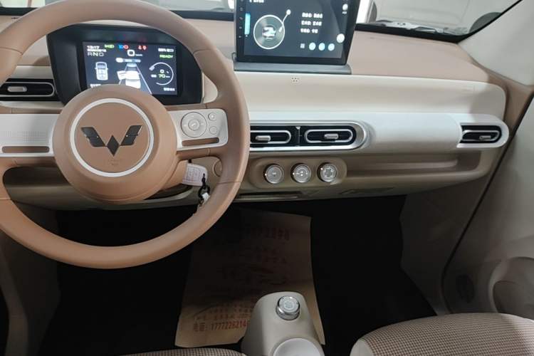 Used Wuling Hongguang MINIEV 2024 3rd Generation 215km Youth Edition Audio And AC Panel