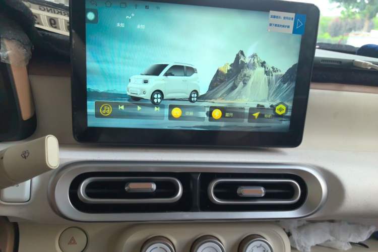 Used Wuling Hongguang MINIEV 2024 3rd Generation 215km Youth Edition Audio And AC Panel