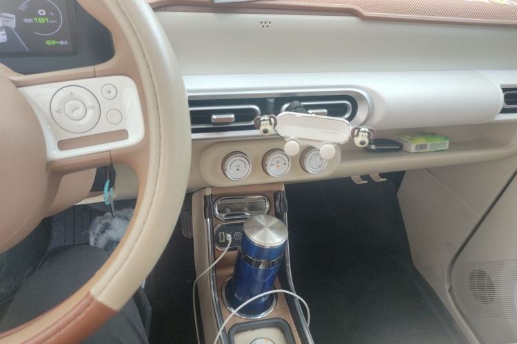 Used Wuling Hongguang MINIEV 2024 3rd Generation 215km Youth Edition Audio And AC Panel