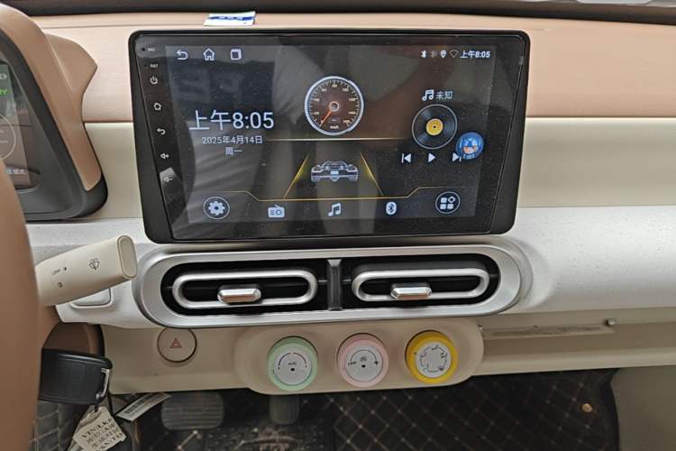 Used Wuling Hongguang MINIEV 2024 3rd Generation 215km Youth Edition Audio And AC Panel