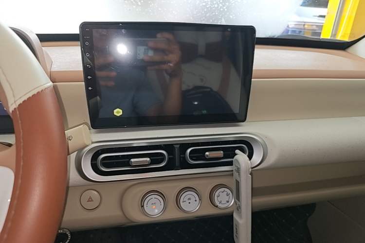 Used Wuling Hongguang MINIEV 2024 3rd Generation 215km Youth Edition Audio And AC Panel