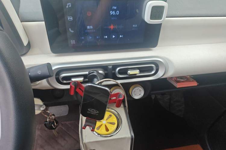 Used Wuling Hongguang MINIEV 2024 3rd Generation 215km Advanced Version Audio And AC Panel