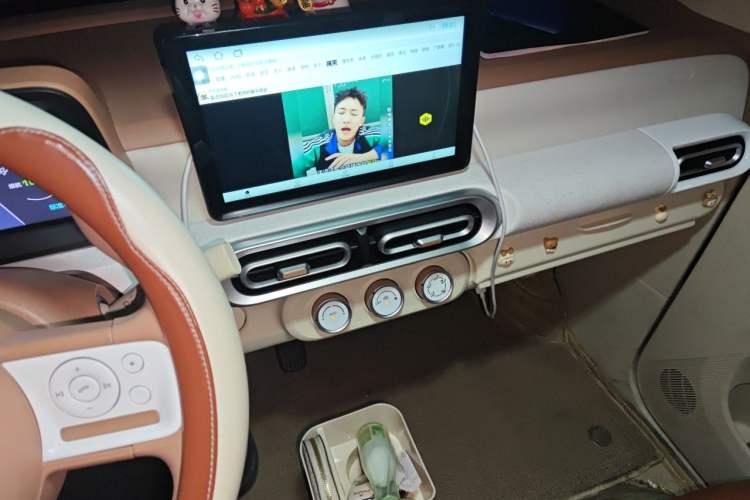 Used Wuling Hongguang MINIEV 2024 3rd Generation 215km Youth Edition Audio And AC Panel