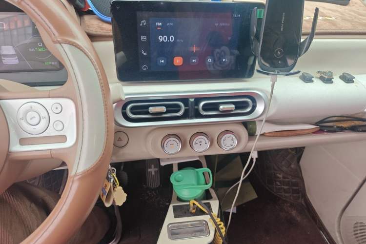 Used Wuling Hongguang MINIEV 2024 3rd Generation 215km Advanced Version Audio And AC Panel