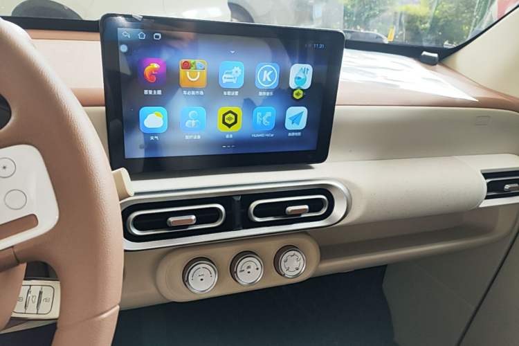 Used Wuling Hongguang MINIEV 2024 3rd Generation 215km Youth Edition Audio And AC Panel