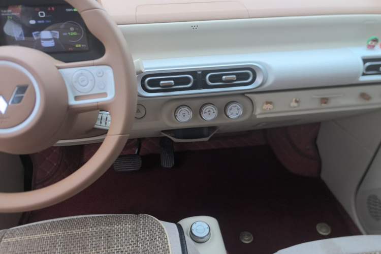 Used Wuling Hongguang MINIEV 2024 3rd Generation 215km Youth Edition Audio And AC Panel