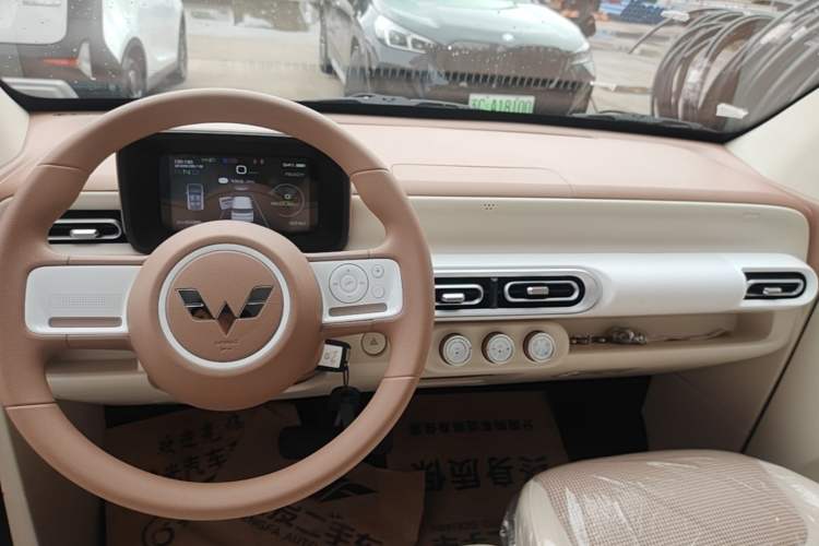 Used Wuling Hongguang MINIEV 2024 3rd Generation 215km Youth Edition Audio And AC Panel
