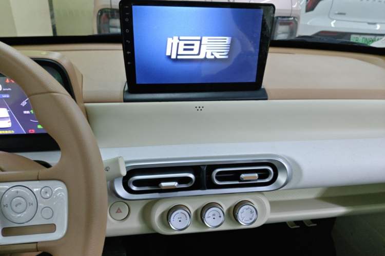 Used Wuling Hongguang MINIEV 2024 3rd Generation 215km Youth Edition Audio And AC Panel