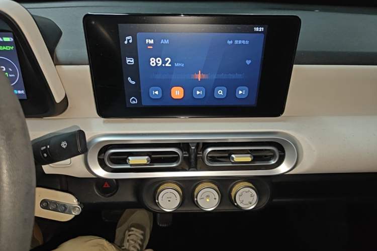 Used Wuling Hongguang MINIEV 2024 3rd Generation 215km Advanced Version Audio And AC Panel