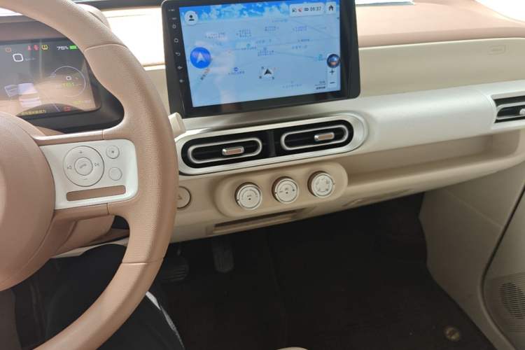 Used Wuling Hongguang MINIEV 2024 3rd Generation 215km Youth Edition Audio And AC Panel