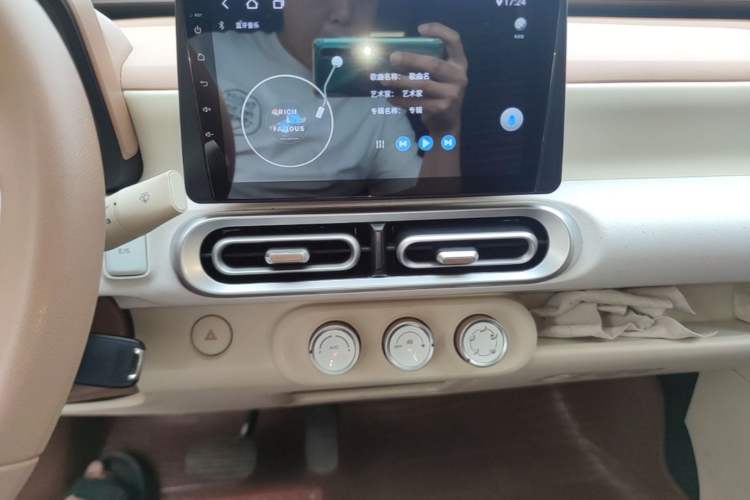 Used Wuling Hongguang MINIEV 2024 3rd Generation 215km Youth Edition Audio And AC Panel