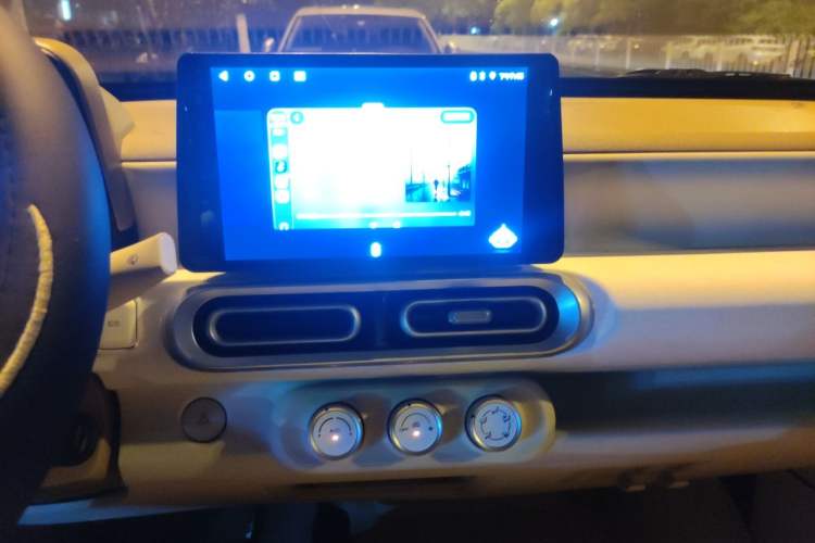 Used Wuling Hongguang MINIEV 2024 3rd Generation 215km Youth Edition Audio And AC Panel
