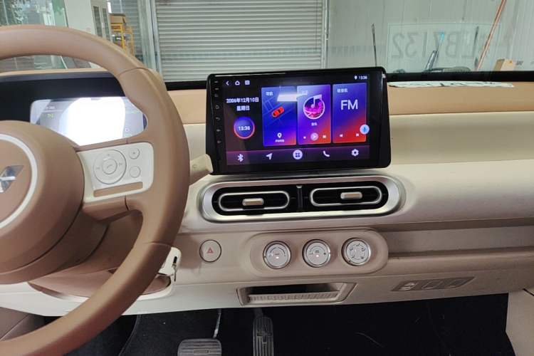 Used Wuling Hongguang MINIEV 2024 3rd Generation 215km Youth Edition Audio And AC Panel
