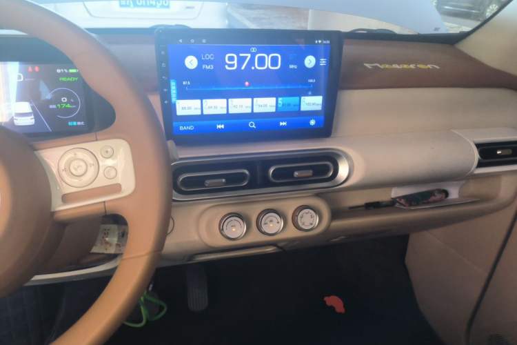 Used Wuling Hongguang MINIEV 2024 3rd Generation 215km Youth Edition Audio And AC Panel