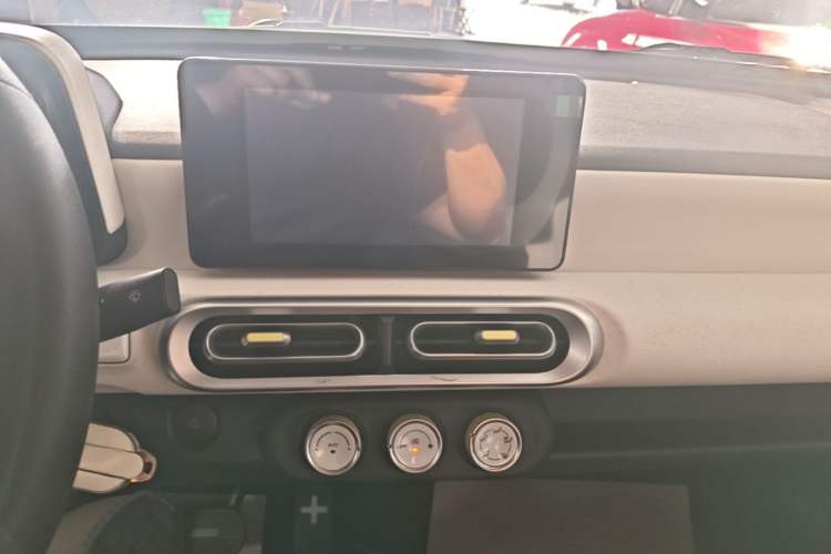 Used Wuling Hongguang MINIEV 2024 3rd Generation 170 km Audio And AC Panel