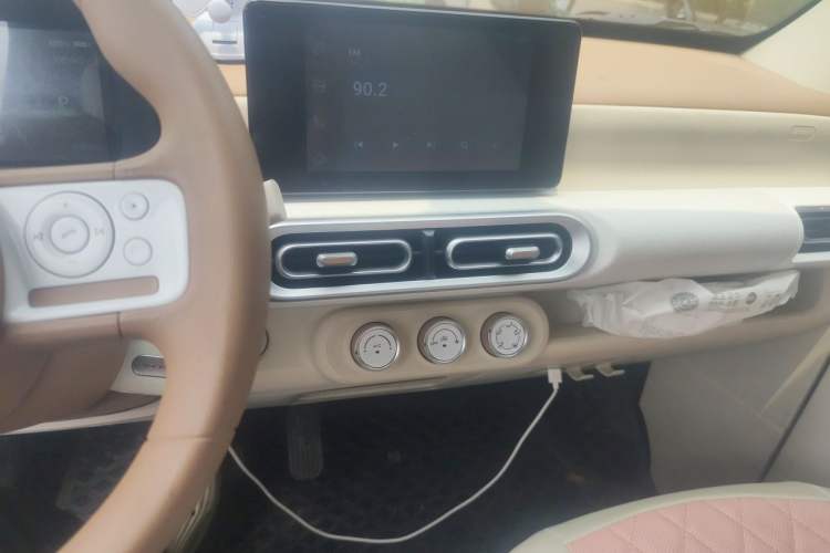 Used Wuling Hongguang MINIEV 2024 3rd Generation 215km Advanced Version Audio And AC Panel