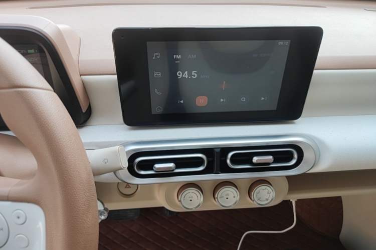 Used Wuling Hongguang MINIEV 2024 3rd Generation 215km Advanced Version Audio And AC Panel