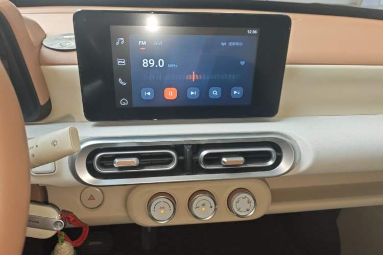Used Wuling Hongguang MINIEV 2024 3rd Generation 215km Advanced Version Audio And AC Panel
